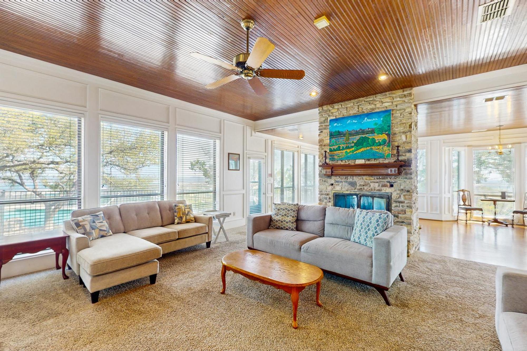 Maverick Mountaintop Retreat Canyon Lake Bagian luar foto